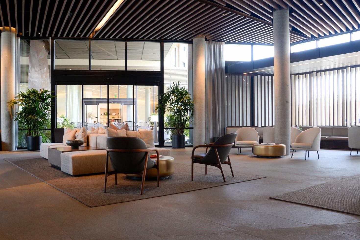 Elegant Rarebliss Hotel Lobby